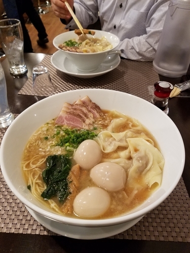 「チャーシューワンタン味玉醤油ラーメン」@麺匠 きくちの写真