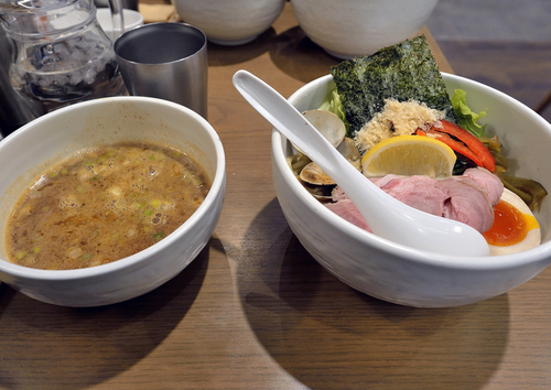 「鶏と蛤の濃厚つけ麺　大盛」@むぎとオリーブ さいたま新都心店の写真