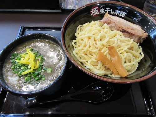 「極濃煮干しつけ麺大盛（１０２０円）」@極煮干し本舗 荒川沖店の写真