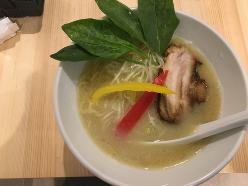 「拉麺 塩」@濃厚鶏出汁拉麺 吉法師 KIPPOSHIの写真