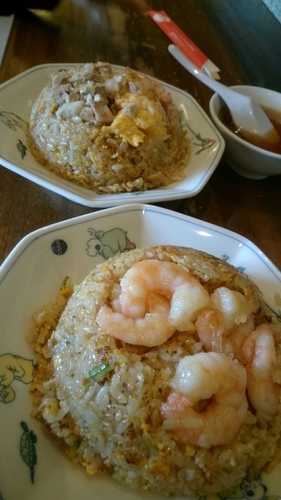 「エビチャーハン、五目チャーハン 各864円」@広ちゃん飯店の写真