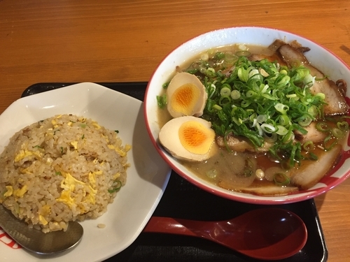 「チャーハン定食(チャーシュー麺に変更+味付玉子)」@ラーメン八角 丹波店の写真