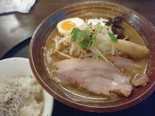 「味噌にぼ830円＋しらすご飯100円」@中華そば 石黒の写真