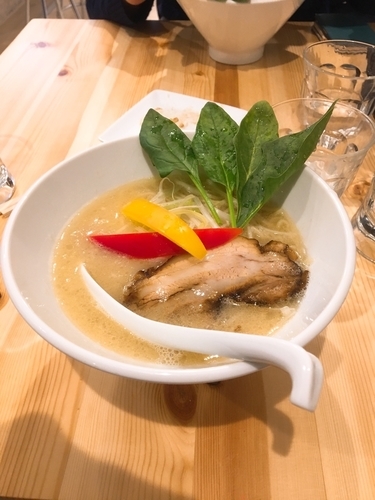 「鶏白湯塩ラーメン」@濃厚鶏出汁拉麺 吉法師 KIPPOSHIの写真