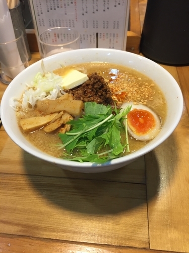 「味噌バターらー麺」@らーめん処 歩やの写真