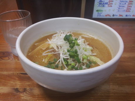 「みそラーメン　ハーフサイズ」@ラーメンの音むら 麻生本店の写真