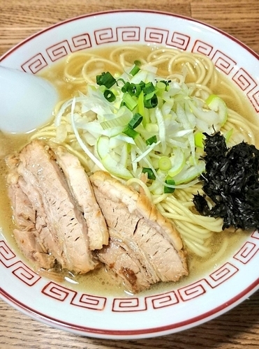 「煮干そば（白醤油）」@煮干中華そば専門 煮干丸の写真