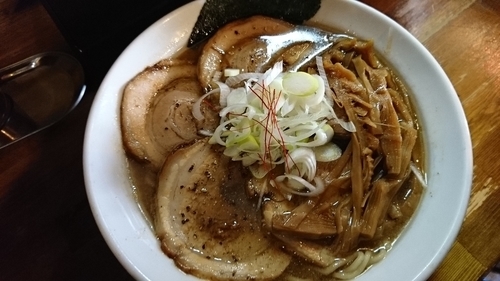 「肉まし煮干しらーめん：中太縮れ麺」@天狗庵の写真