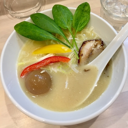 「拉麺 塩」@濃厚鶏出汁拉麺 吉法師 KIPPOSHIの写真