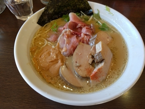 「あん肝ラーメン＆唐揚げセット」@濃厚道場 幸手本部の写真