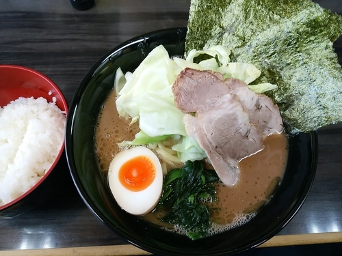 「特製朝ラー＋ライス」@横浜家系らーめん 武術家の写真