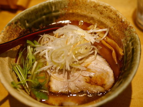 「焼きあご塩らー麺＋サービス白めし」@焼きあご塩らー麺 たかはし 新宿本店の写真