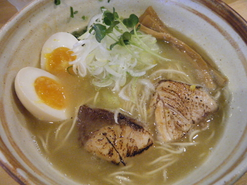 「鰤ラーメン・塩730円（ﾗｰﾊﾟｽ味玉付き）」@めんや 正明の写真