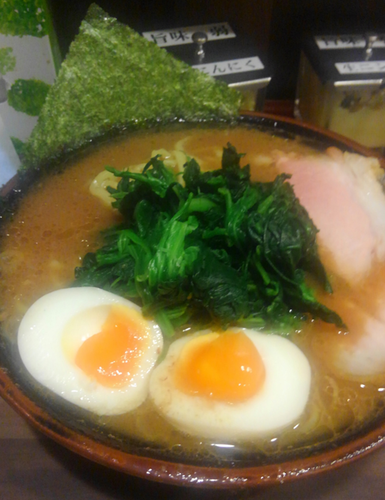 「チャーシューメン のり 味玉 ホウレンソウ」@家系ラーメン たつ家の写真