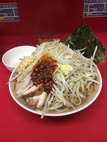 「大 生卵」@ラーメン二郎 千住大橋駅前店の写真