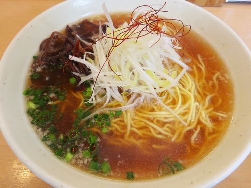 「あっさりラーメン （醤油）　　650円」@とろ肉つけ麺 魚とんの写真