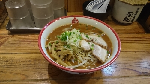 「濃厚味噌らーめん・大盛　￥９５０」@赤備の写真