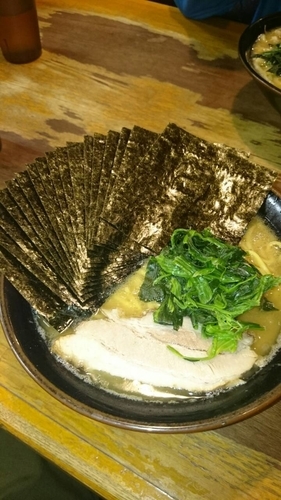 「ラーメン(硬め濃いめ多め)海苔W」@ラーメン 大山家の写真