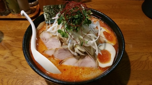 「【冬季限定】白湯辛味噌ラーメン（800円）+特製（200円）」@麺屋 鶏口の写真