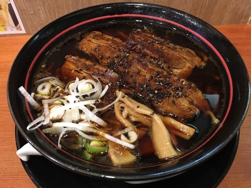 「富山ブラックラーメン 肉多め」@富山ブラックラーメン くろべえ 杉並上井草店の写真