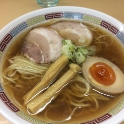 薄口しょうゆ 煮干しラーメン 780円