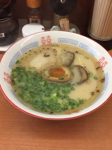 「とんこつラーメン」@とんこつラーメン こぶた屋の写真