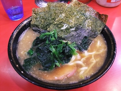 「ラーメン（690円）」@家系総本山 ラーメン吉村家の写真