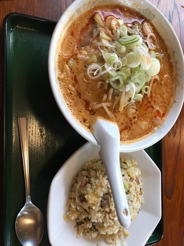 「辛味噌ラーメン＋チャーハンセット」@北海とんこつらーめん 純輝 潮来本店の写真
