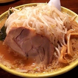 玉子麺、もやし、細麺