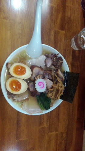 「塩チャーシューメン＋味玉＋賄い肉＋小ライス」@オランダ軒の写真