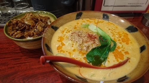 「担々麺+大盛り+焼肉丼」@YOSHIBA 芳葉 拝島駅前店の写真