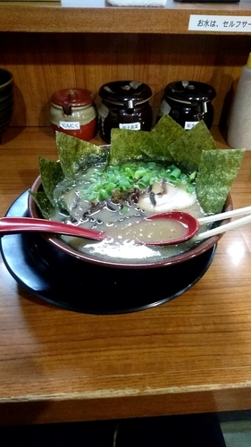 「ラーメン ハリガネ  海苔」@博多長浜らーめん ぼたんの写真