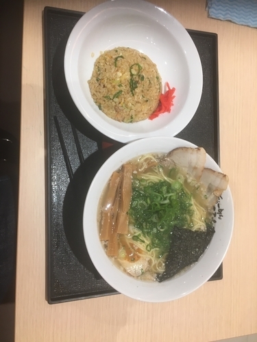 「竜神ラーメン和風塩と半チャーハン」@風味麺神 ニトリモール枚方店の写真