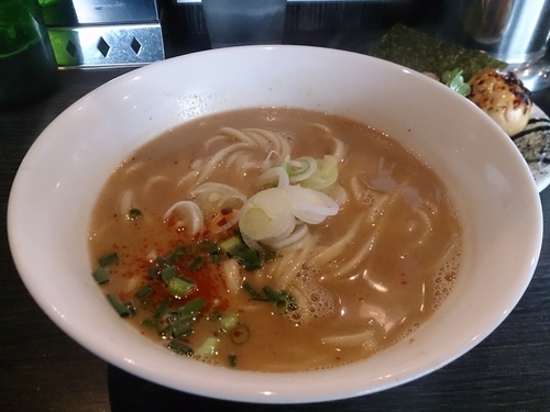 「豚骨魚介ラーメン+大人の炭焼味玉」@麺処 ほん田 nijiの写真