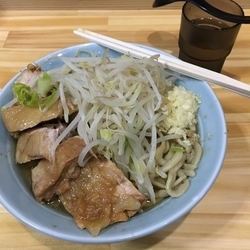 小ブタラーメン（370g）ニンニク