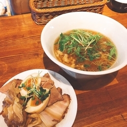 特製くんそば醤油950円