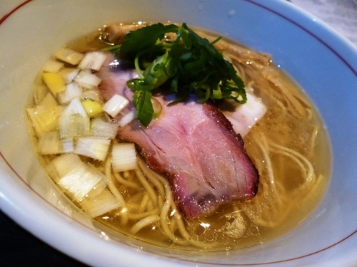 「地鶏中華そば（塩）」@麺や 虎徹の写真