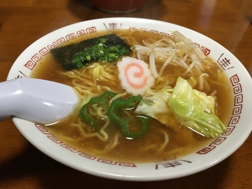 「みそらーめん（並）650円＋つまみ＋焼酎大量」@西町食堂の写真