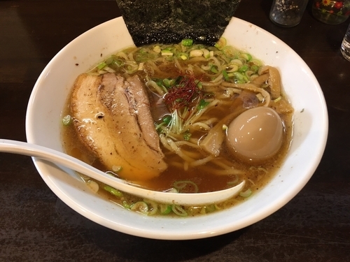 「醤油らーめん  味玉」@麺や 龍世の写真