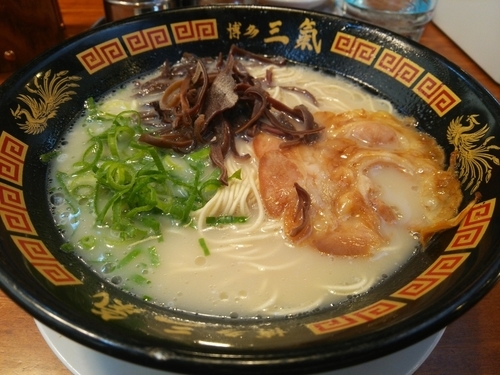 「やる氣ラーメン」@博多三氣 瑞穂店の写真