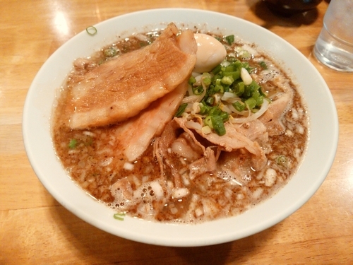 「らーめんサンマ塩チャーシュー替え玉」@らーめん ふじもとの写真