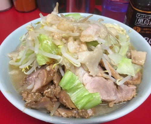 「小豚 野菜、ニンニク、油増し」@ラーメン二郎 新潟店の写真