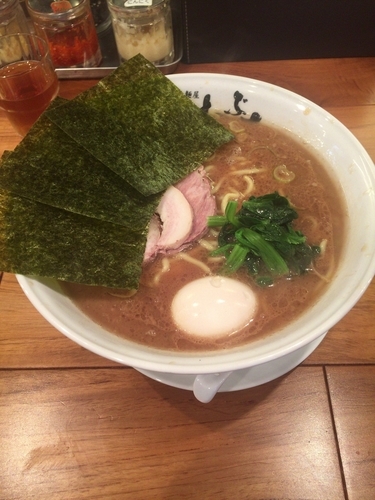 「Wチャー味玉ラーメン中盛り（870円）」@横浜家系 麺屋はやぶさの写真