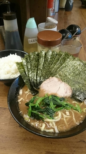 「ラーメン(硬め濃いめ多め)海苔W」@横浜家系らーめん 武道家 吉祥寺店の写真