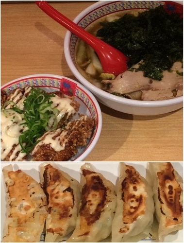 「おいしいラーメン+金のからマヨ丼」@どうとんぼり神座 新宿店の写真