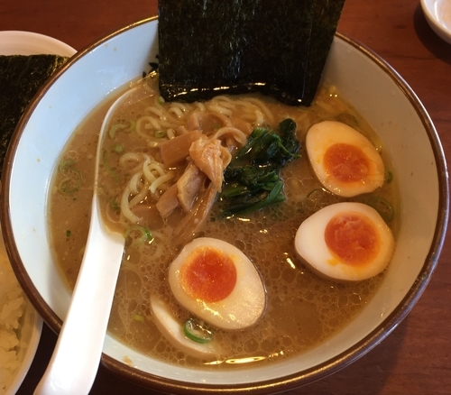 「味玉ラーメン＋海苔＋ライス（￥740＋￥100＋￥100）」@横濱家 桜ケ丘店の写真