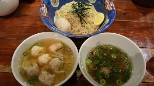 「つけそば(特製ワンタン付)(白だし)+味玉」@八雲の写真