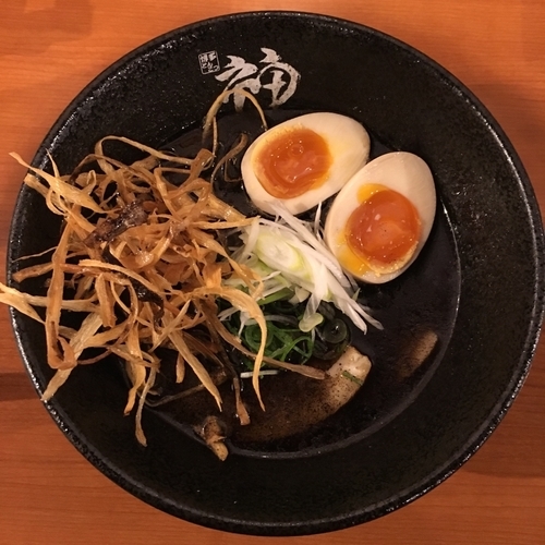 「黒こげラーメン (850円) 味玉 (100円)」@ラーメン神 元祖本店の写真