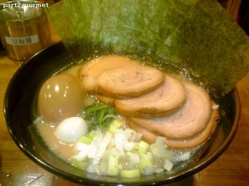 「特 醤油豚骨 (980円)」@横浜家系ラーメン 辻田家 小山本店の写真