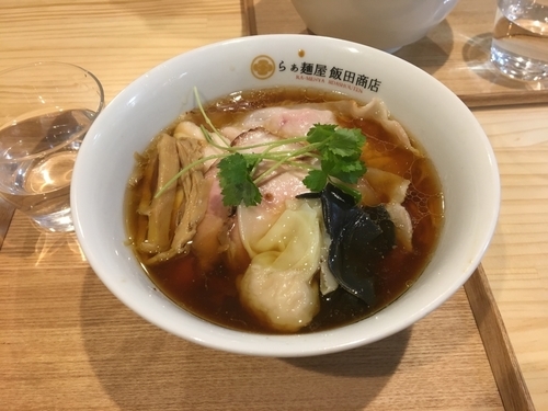 「わんたん入り醤油チャーシュー麺」@飯田商店 湯河原本店の写真